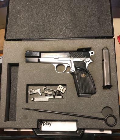 Vendo,  con muy pocos disparos, FN BROWNING  GP-35.

Dos cargadores 
Cachas pachmayr
Accesorios de repuesto
Maleta 00