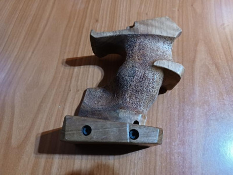 Vendo cacha para pardini talla S, no está retocada, me vino con un lote que compre. Pido 100 Euros, el 01