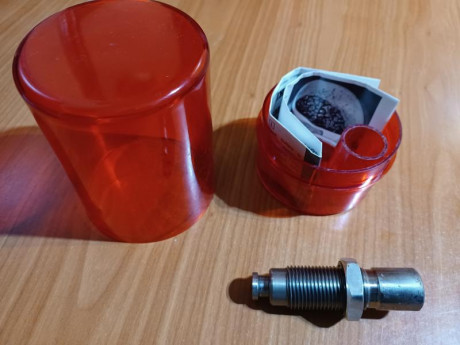 Vendo recalibrador marca Lee del 356, se habrán recalibrado 500 puntas. Lo vendo ya que he comprado una 01