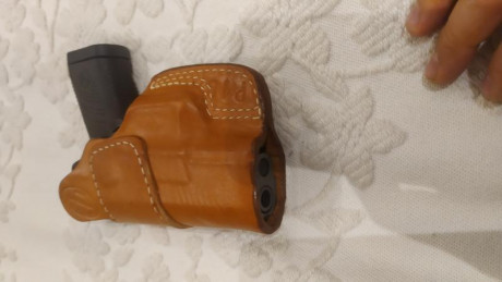 Vendo funda de cuero marrón de alta calidad para portar arma por el interior del pantalon con sujeción 12