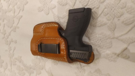 Vendo funda de cuero marrón de alta calidad para portar arma por el interior del pantalon con sujeción 00