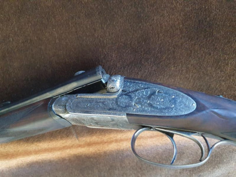 rifle express paralelo Victor Sarrasqueta en el magnífico y peculiar calibre 303 british , preciosos y 40