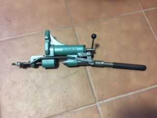 Se vende recalibradora RCBS  (9mm), puesta en destino 95 euros (península). 01