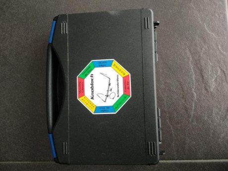 Son especiales para tiro con arma larga y arco, pero también se pueden usar para arma corta. tienen diafragma 02