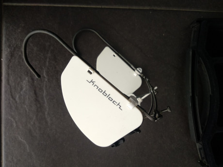 Son especiales para tiro con arma larga y arco, pero también se pueden usar para arma corta. tienen diafragma 10