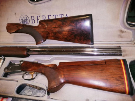 Impresionante arma, muy poco usada, se entrega con dos culatas, maletín original y todos los accesorios 12