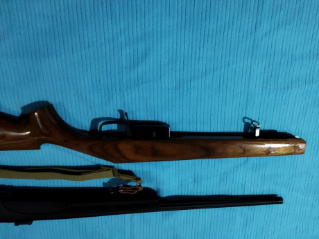 Pongo en venta rifle Remington 700 con cañón acanalado, realizado por armero de prestigio y rosca exterior 10