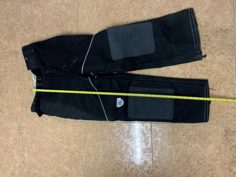 Vendo traje de tiro olímpico:

Chaqueta sauer talla L 60€
Pantalón anschutz talla L 60€
Zapatos anschutz 11