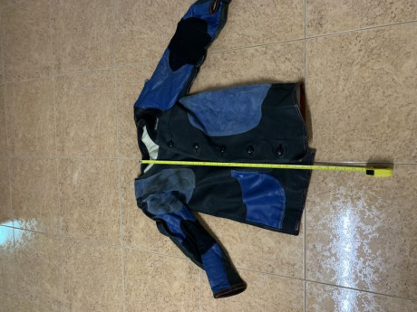 Vendo traje de tiro olímpico:

Chaqueta sauer talla L 60€
Pantalón anschutz talla L 60€
Zapatos anschutz 21