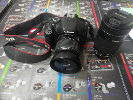 Buenas compañeros, pongo a la venta esta cámara réflex con dos objetivos originales Canon estabilizados. 02