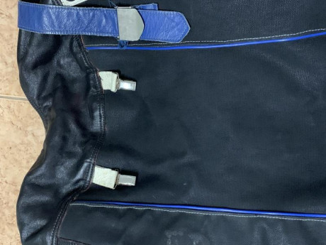 Vendo traje de tiro olímpico:

Chaqueta sauer talla L 60€
Pantalón anschutz talla L 60€
Zapatos anschutz 51