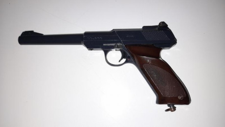 Saludos compañeros:

Haciendo limpieza de enredos, me he encontrado una Daisy 200 que me dieron allá por 01