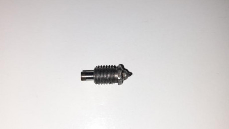 Saludos compañeros:

Haciendo limpieza de enredos, me he encontrado una Daisy 200 que me dieron allá por 00