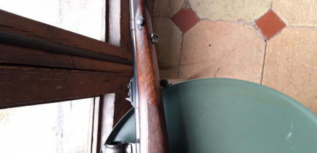 Se vende mannlincher schonauer en calibre 275 Rigby. El rifle esta perfecto de todo.
El rifle tiene montado 10