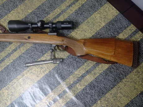 Se vende rifle Santa Barbara en perfecto estado, modelo deluxe, calibre 7 mm remington magnum. Fue comprado 02