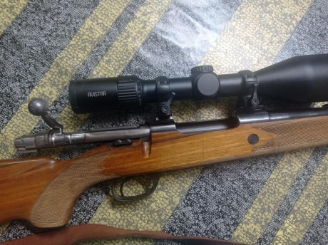 Se vende rifle Santa Barbara en perfecto estado, modelo deluxe, calibre 7 mm remington magnum. Fue comprado 01