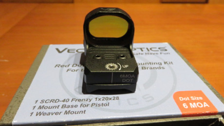 Vendo por no usar mini punto rojo de la marca VECTOR OPTICS en perfecto estado un solo uso comprado por 00