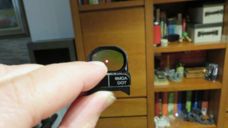 Vendo por no usar mini punto rojo de la marca VECTOR OPTICS en perfecto estado un solo uso comprado por 22