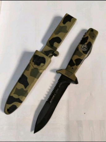 Hola. Un amigo vende Aitor Vivac Camo en perfectas condiciones, va en su correspondiente caja
Precio 110€ 11