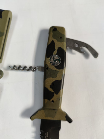Hola. Un amigo vende Aitor Vivac Camo en perfectas condiciones, va en su correspondiente caja
Precio 110€ 10