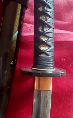 Por remodelación de mi colección de armas japonesas saco a la venta esta preciosa katana en acero damasquinado, 00