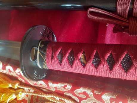Por remodelación de mi colección de armas japonesas saco a la venta esta preciosa katana en acero de alto 00