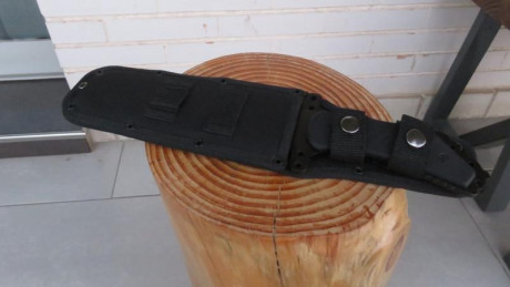 Vendo mi BÖKER PLUS ARMED FORCES TACTICAL TANTO en exelente condiciones con su funda original como se 02