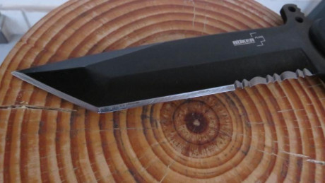 Vendo mi BÖKER PLUS ARMED FORCES TACTICAL TANTO en exelente condiciones con su funda original como se 12