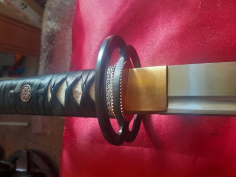 Por remodelación de mi colección de armas japonesas saco a la venta esta katana que es una fiel réplica 01