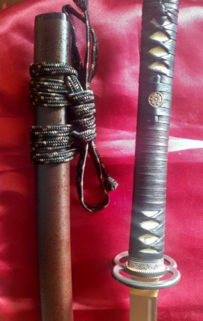 Por remodelación de mi colección de armas japonesas saco a la venta esta katana que es una fiel réplica 10