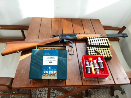 Vendo palanquero Amadeo Rossi en 44 Magnun.

Incluyo 500 puntas, DIES de recarga LEE y 40 vainas.

450 00