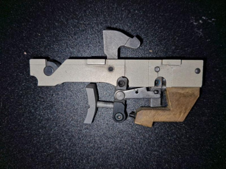 Se vende disparado walther gsp 75€ portes a parte.
Teléfono:653684937. 02