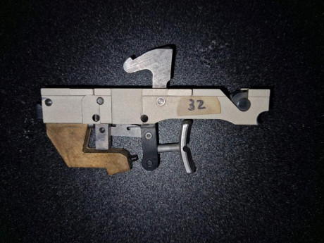 Se vende disparado walther gsp 75€ portes a parte.
Teléfono:653684937. 01