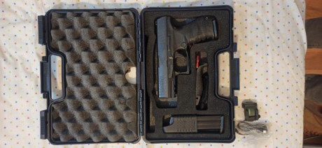 Vendo Walther PPQ M2 sin martillo visible, modelo nuevo con botón para cargador) con 350 disparos por 02