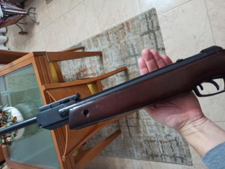 Hola, vendo gamo Magnum 2000 en calibre 4.5 , el pavonado esta perfecto, la culata tiene algunas marcas 01