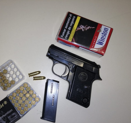 Hola, vendo esta miniatura de pistola, una Astra CUB, mod. 2000, cal. 6.35, guiada en A y con un cargador, 00