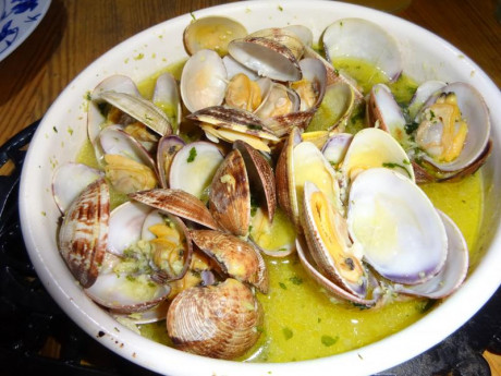 Hoy para comer acelgas hervidas y chuletón de vaca gallega vieja con seis semanas de maduración en cámara 81