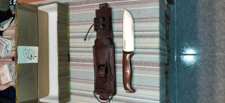 :duelo:  :duelo: REBAJADO A120 .Vendo este precioso cuchillo sin estrenar. Es de acero al carbono de hoja 02