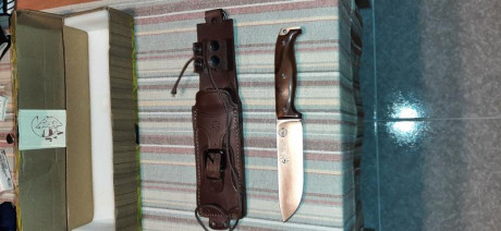 :duelo:  :duelo: REBAJADO A120 .Vendo este precioso cuchillo sin estrenar. Es de acero al carbono de hoja 01