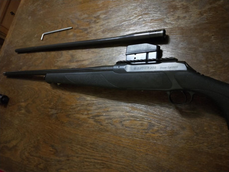 Vendo Sauer 202 sintético con dos cañones, 300 weatherby magnum y 8x68S. En perfecto estado, agrupando 10