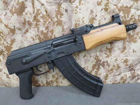Hola amigos, este tipo de armas de cañón corto o sin culata están considerados pistolas en españa? 00
