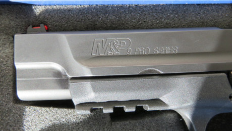Vendo mi pistola S&W MP9 PRO SERIES impecable ,  el arma a tenido muy poco uso, unos 500 tiros y me 10