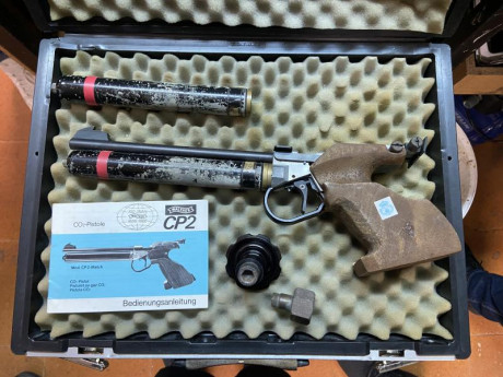 Un compañero vende una Walther CP2 de CO2 que hace años que no utiliza. Con maletín, manual y bombona 01