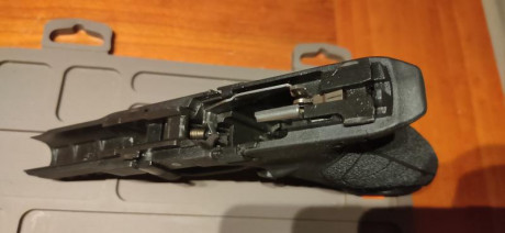 Vendo mi pistola S&W MP9 PRO SERIES impecable ,  el arma a tenido muy poco uso, unos 500 tiros y me 71