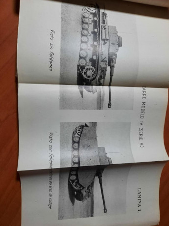 Vendo libro de láminas del Panzer IV en español del año 1946. Consta de 69 láminas.
Precio 75 euros. 01