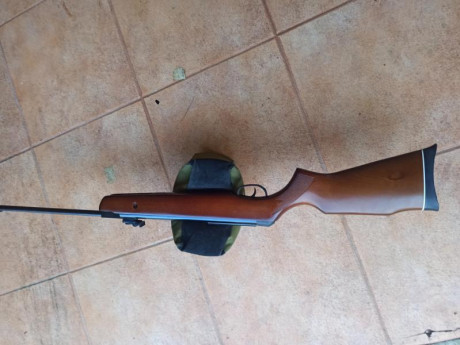 Hola, vendo gamo hunter 440 en calibre 5.5 del año 1997,la época dorada de gamo, esta en buen estado en 30
