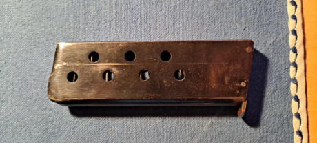 Hola vendo cargador astra 400 de la republica española estado usado y funciona perfectamente, pido 60 22