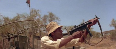 Compañeros,

En vista de las ganas de algunos (Elcafe, Wilcow, Vrakk, etc) por adivinar armas de películas 170