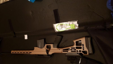 Rifle tactico con cañon de 20″ , freno de boca, railes M-lock , calibre 308 win, con muy pocos disparos.
Preferiblemente 00