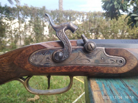 Hola. Vendería rifle Kentucky muy nuevo, solo estrenado. 
Precio 300€ más portes. De ardesa.  IMG_20211226_165808_1.jpg 01
